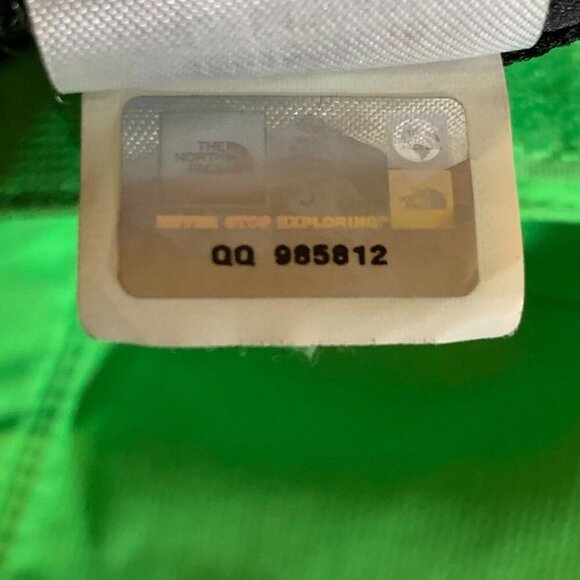 The North Face Boys' Nimbo Triclimate Colorblock Jacket in Krypton Green Size XS - Picture 10 of 13